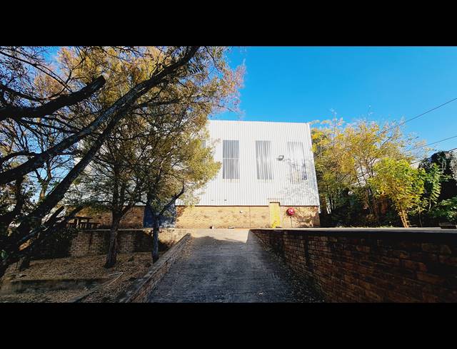 996M² WAREHOUSE FOR SALE IN KYA SANDS